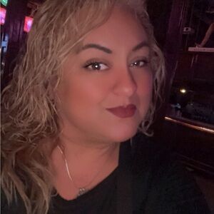 Meet your Posher, Valerie love